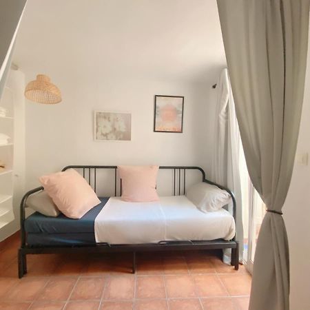 Preciosa Villa En El Corazon De Gandia Exterior photo