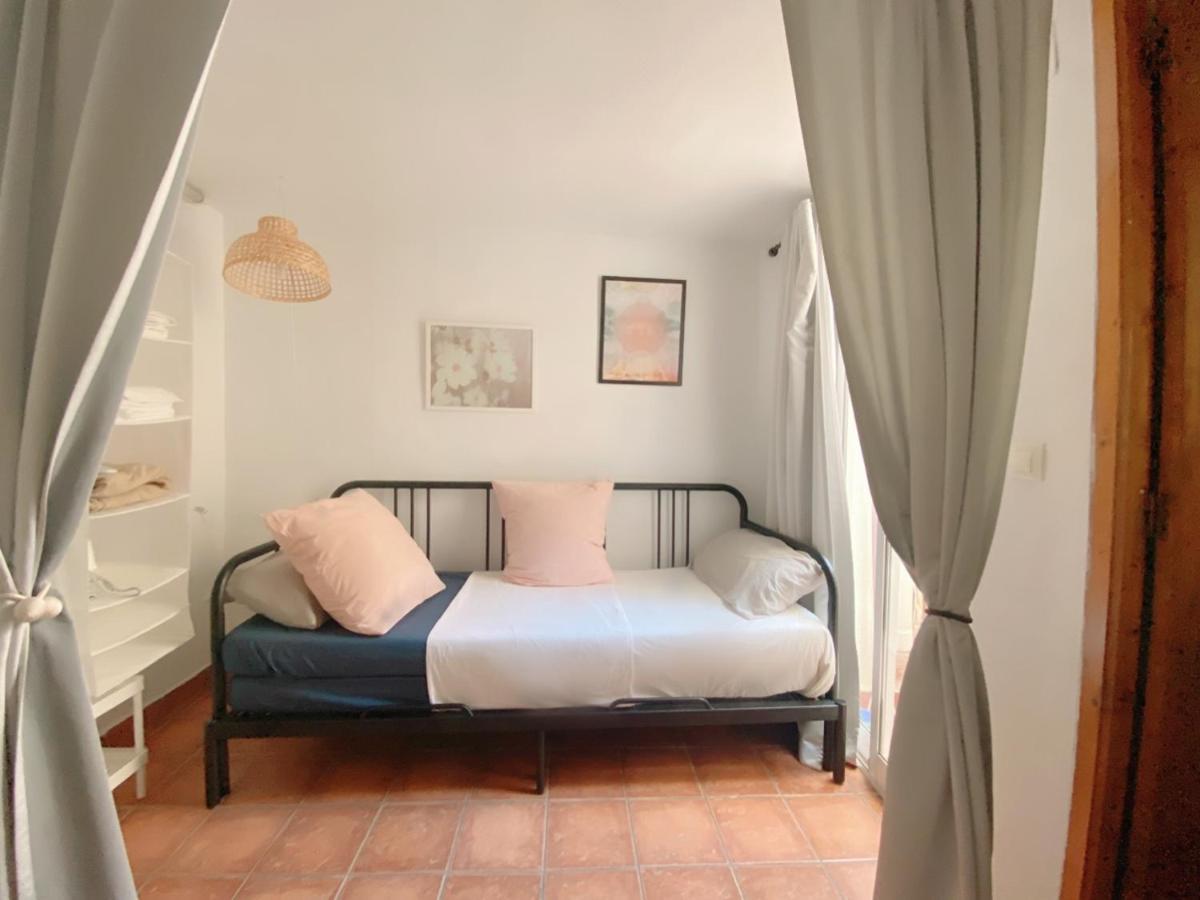Preciosa Villa En El Corazon De Gandia Exterior photo